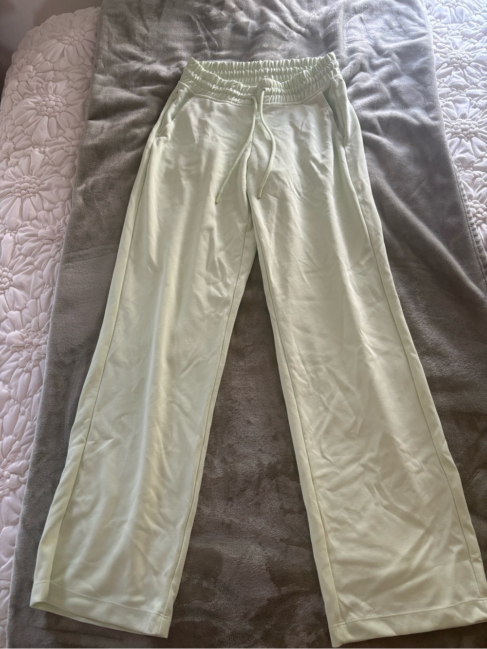 Athleta Light Green Straight-Leg Lounge Pants